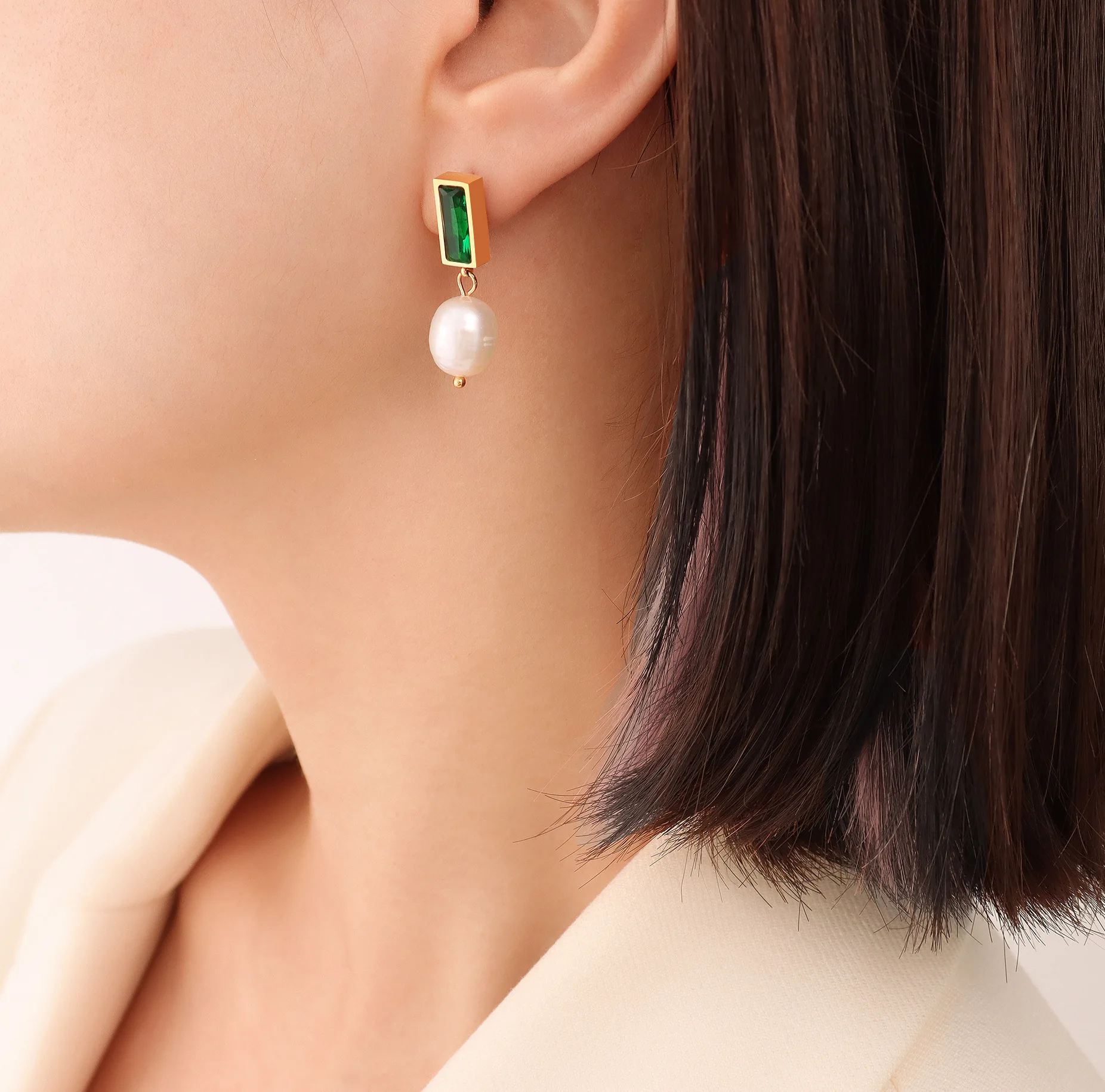Luxury emerald green zircon crystal ear stud stainless steel gold plated natural freshwater pearl drop earring for girls