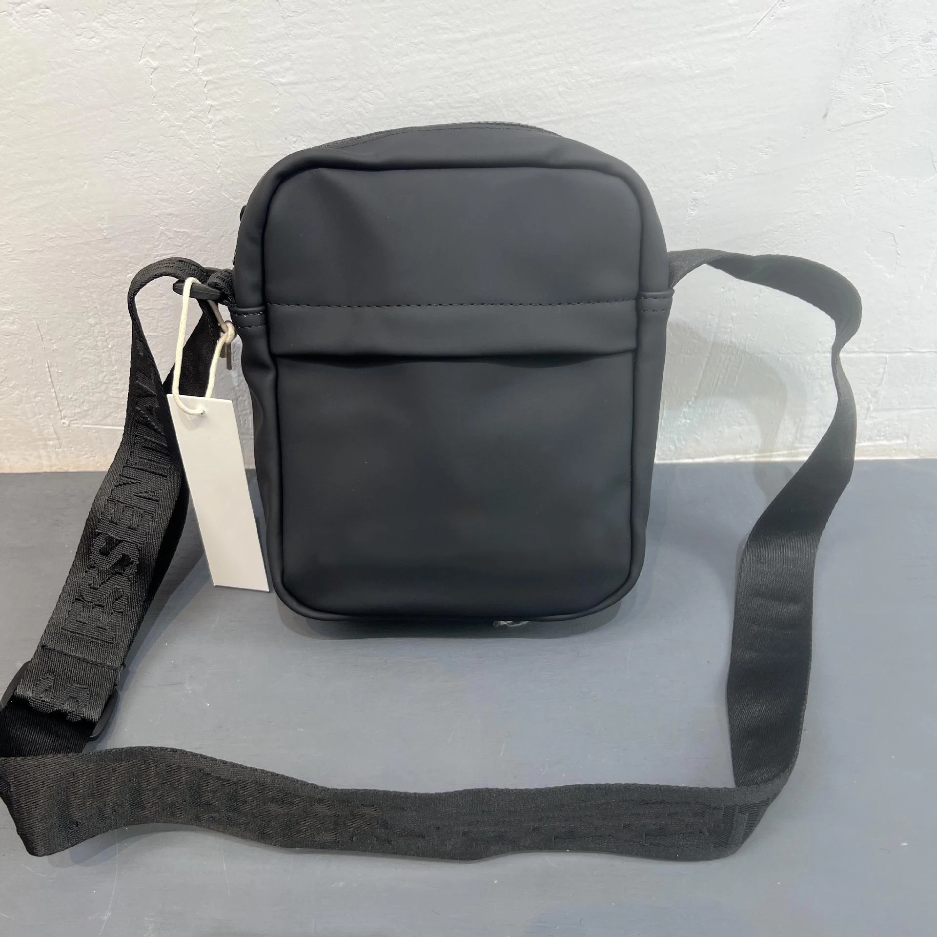 New Fashion Design Trendy Fog Essentials Luxury Custom Men Shoulder Bags Sling Durable Crossbody Messenger Bag
