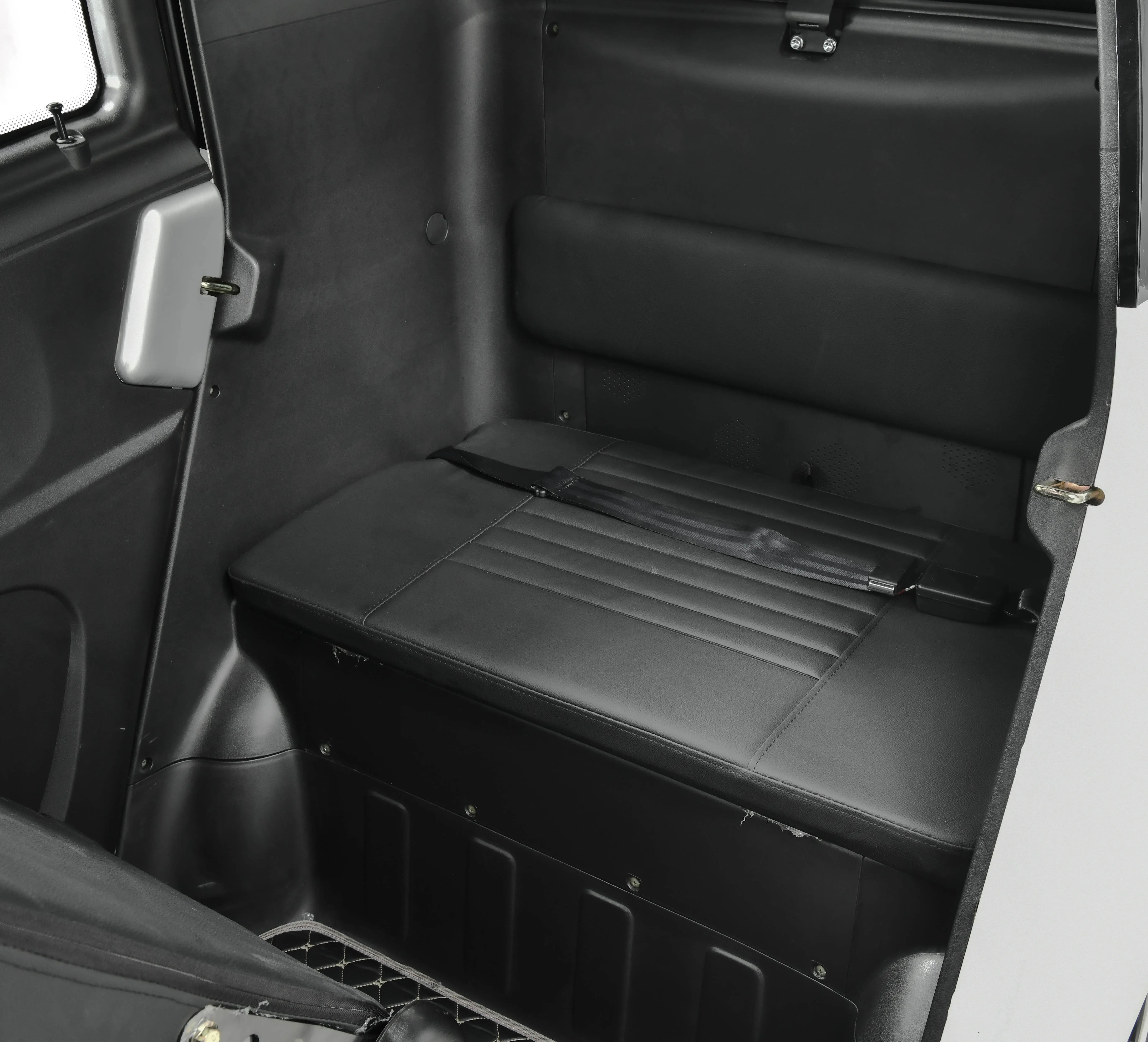 60v Electric Tricycle Closed Body 3-Wheel Cargo Vehicle Safe and Reliable