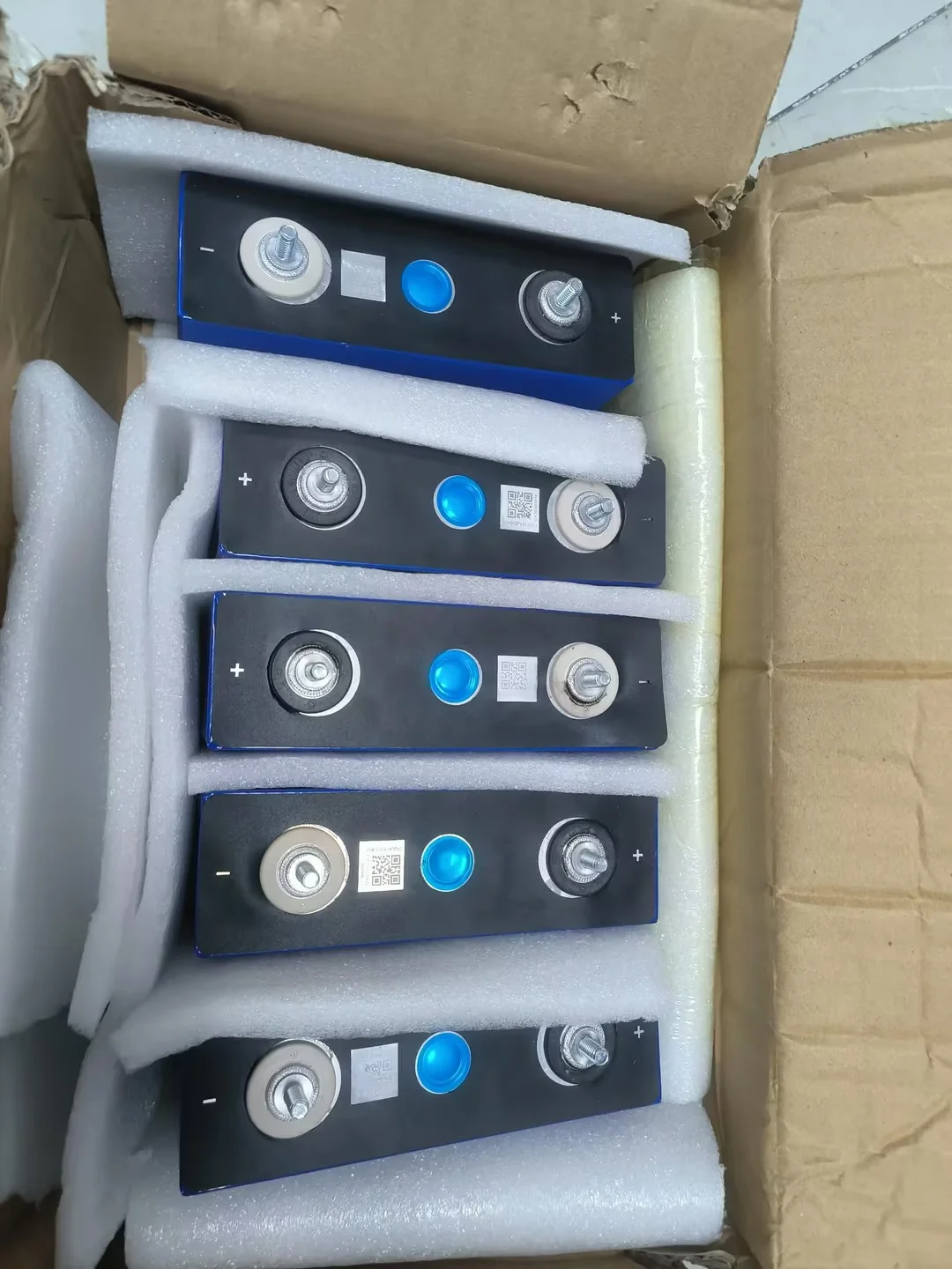 Deep Cycle 100Ah 200Ah 300Ah Lithium Battery Component 3.2V 100Ah  Grade A 3.2V Lithium Ion Batteries Lifepo4 Battery Cells