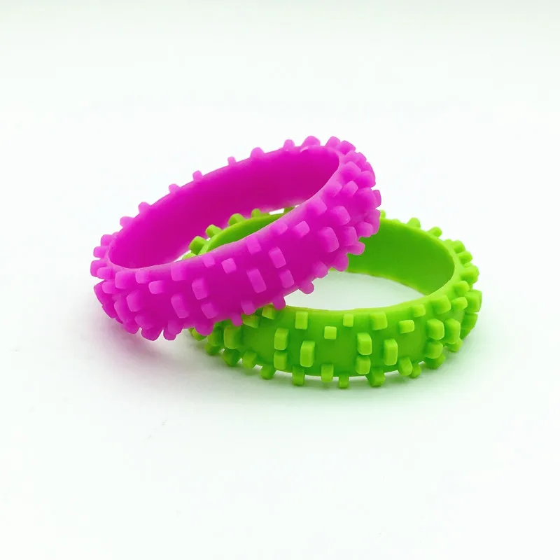 Модный силиконовый браслет с резиновыми шинами