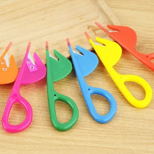 Household convenient eel cod trout dissector plastic stainless steel fish knife