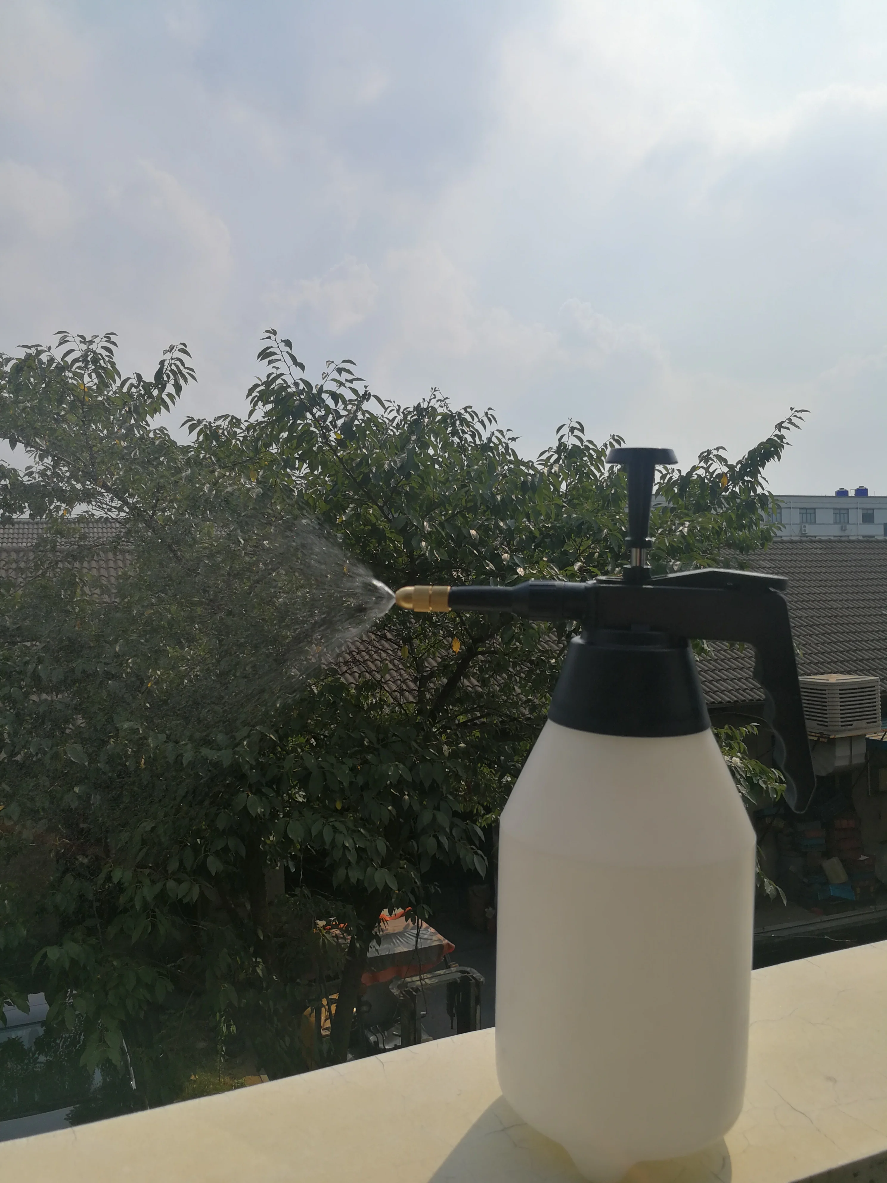 1.5L Hand-Powered Pressure Sprayer Industrial Trigger Sprayer Pump Garden Agriculture Made Durable HDPE Plastic Manual Water