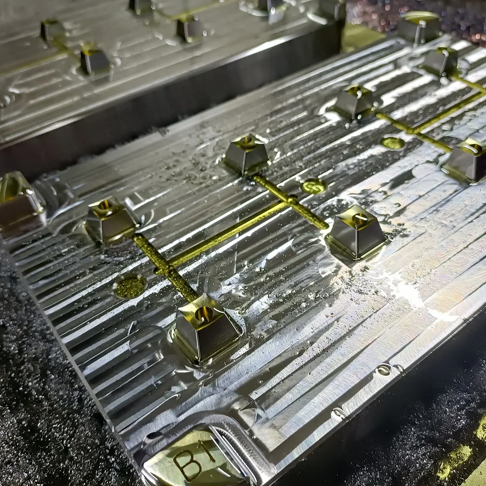 Изготовленные на заказ пластиковые формы для инъекций, oem для игрушек, медицинское авиационное строительство, спортивные товары, электроприборы