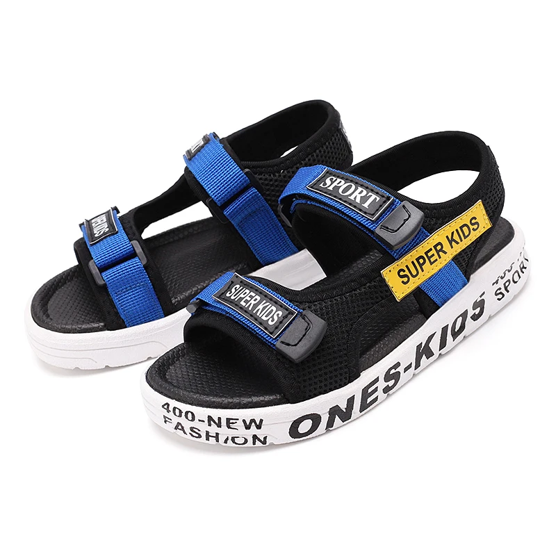 Новые модные недорогие летние детские спортивные сандалии с закрытым носком на плоской подошве для мальчиков