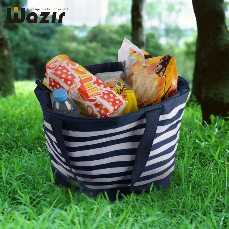 ND-7842   Woman shopping handbag with cooler bag