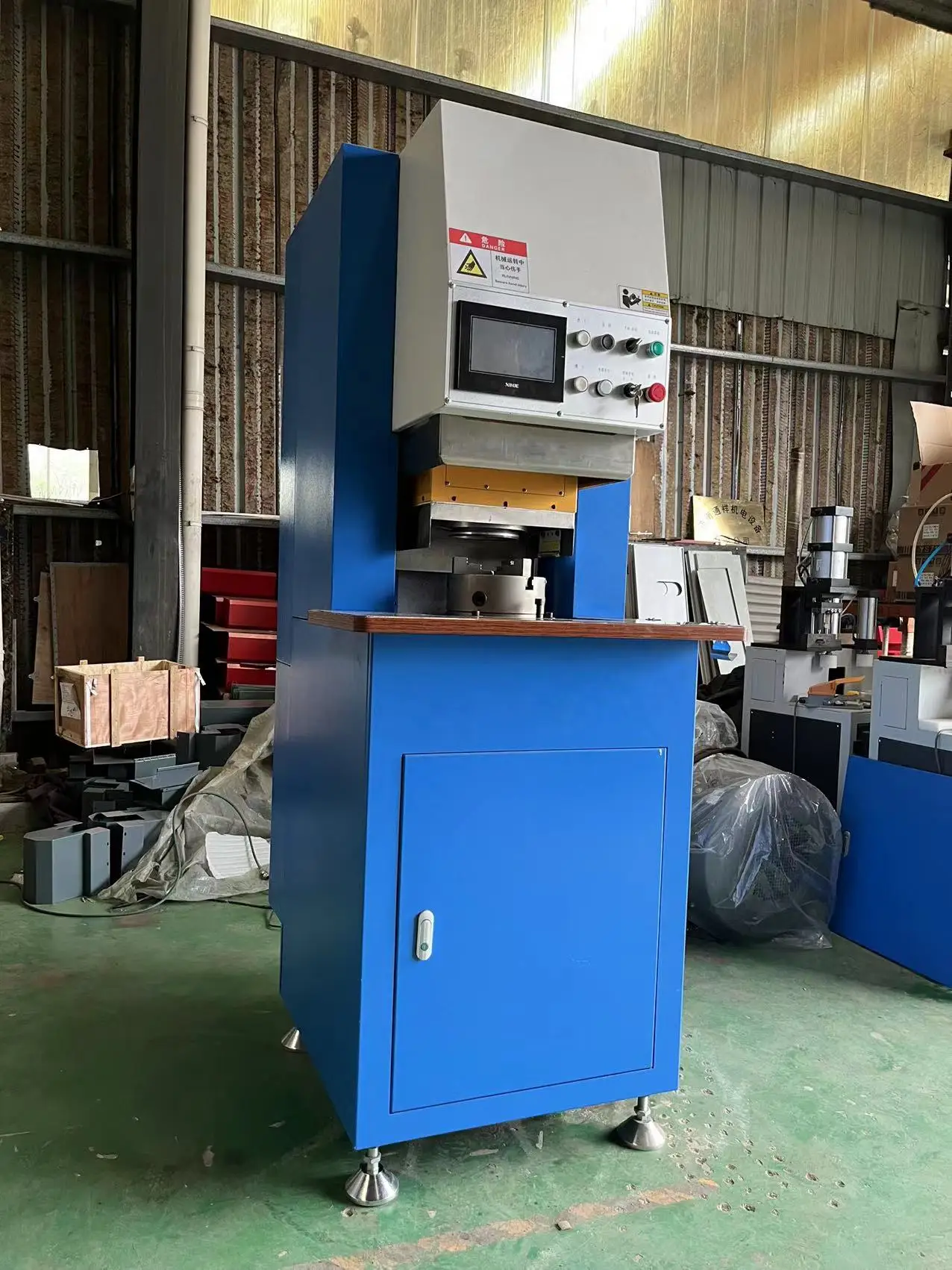 High-grade grinding wheel automatic knife function stable operation thick turret punch die grinding machine