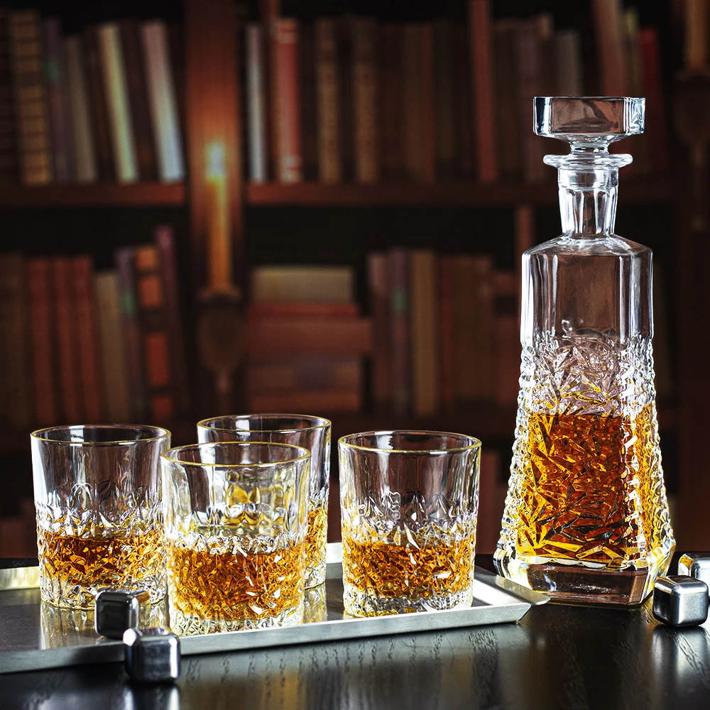 NOVARE New Design 700ml Whiskey Decanter Set Crystal Decanter Set With 4 Double Old Fashioned Glasses