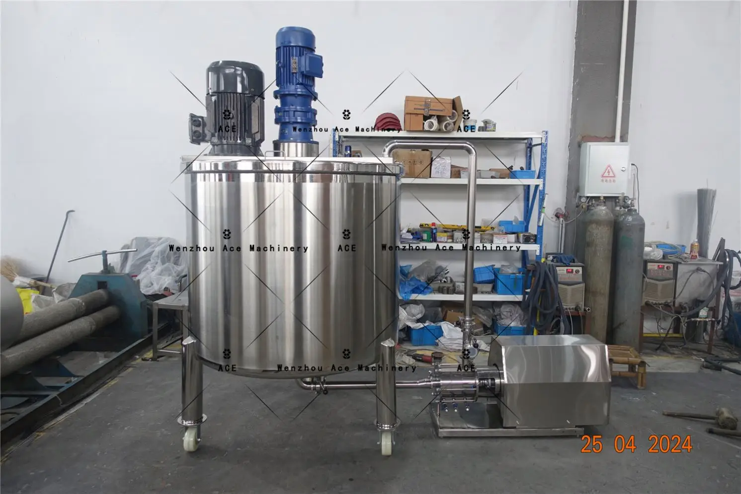 Aindustrial Carbomer Oil Cream Mixer With Lifting Homogenizer And High Shear Emulsifying Capability