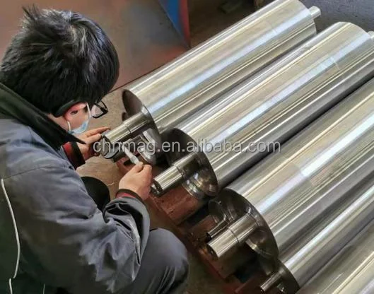 Permanent overband magnets for crushers and screeners