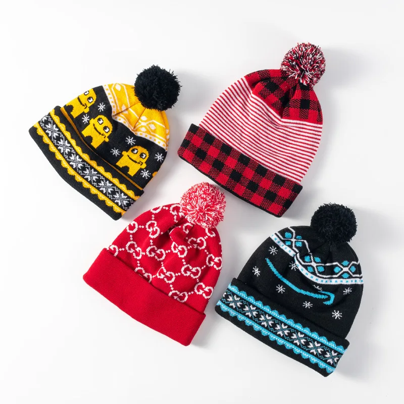 Wholesale Embroidery Logo Pompoms Hat Custom Knitted Beanie Hat for Winter