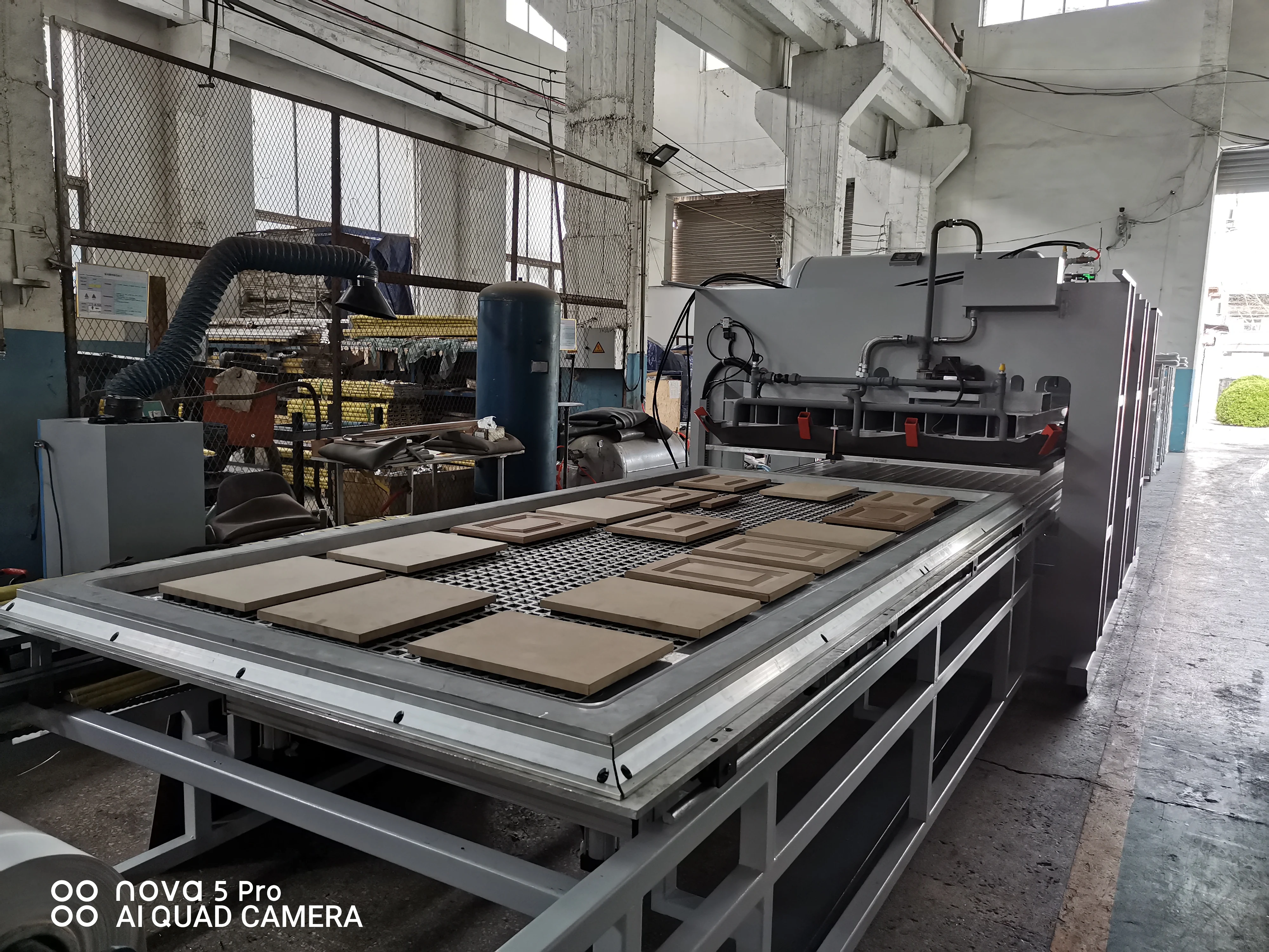 Высокая производительность Авто контактный вакуумный мембранный пресс машина для деревянной двери