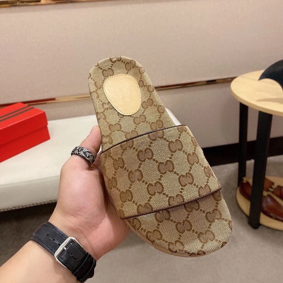 Wholesale With Logo Slippers Female Fashion Flat Slippers Bathroom Casual Style Shoes Non-Slip Sandals