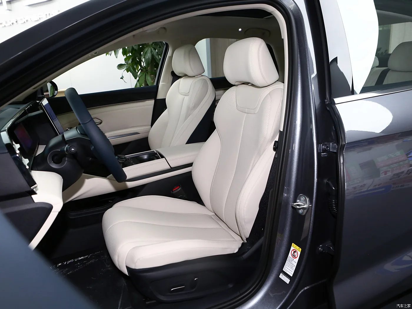 2024 Hot Selling New Cars Byd Gasoline Sedan Car Qin L 120km DM-i Leading Version byd qin plus dm-i hybrid ev electric vehicle