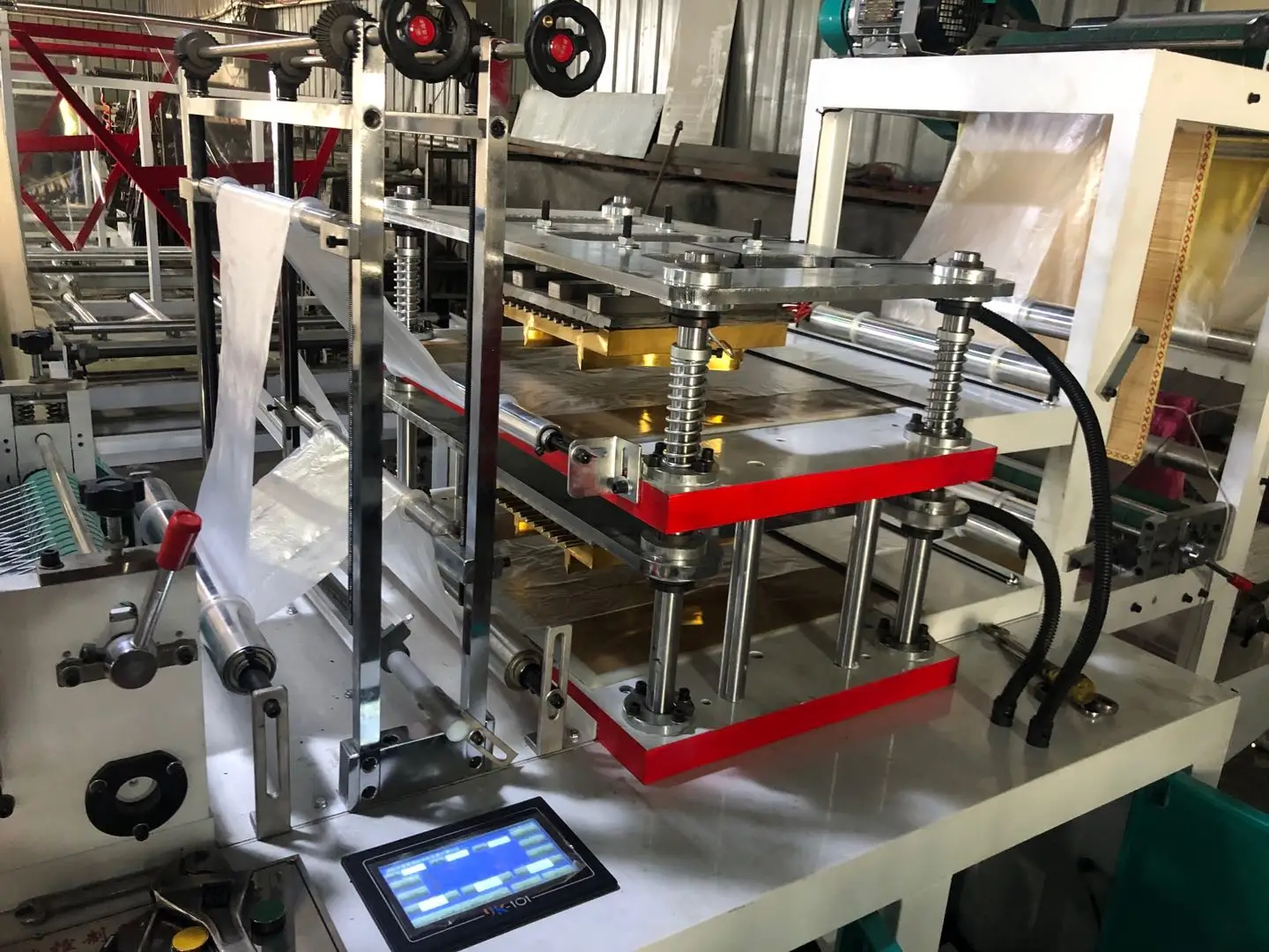 Сток высокая скорость 300 шт/мин дешевый тип двухслойная пластиковая HDPE CPE перчатка делая машину цена с горячим штифтом