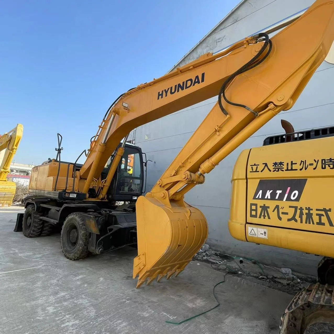 best price used 20ton hyundai wheel excavator R210w-7 in excellent working condition