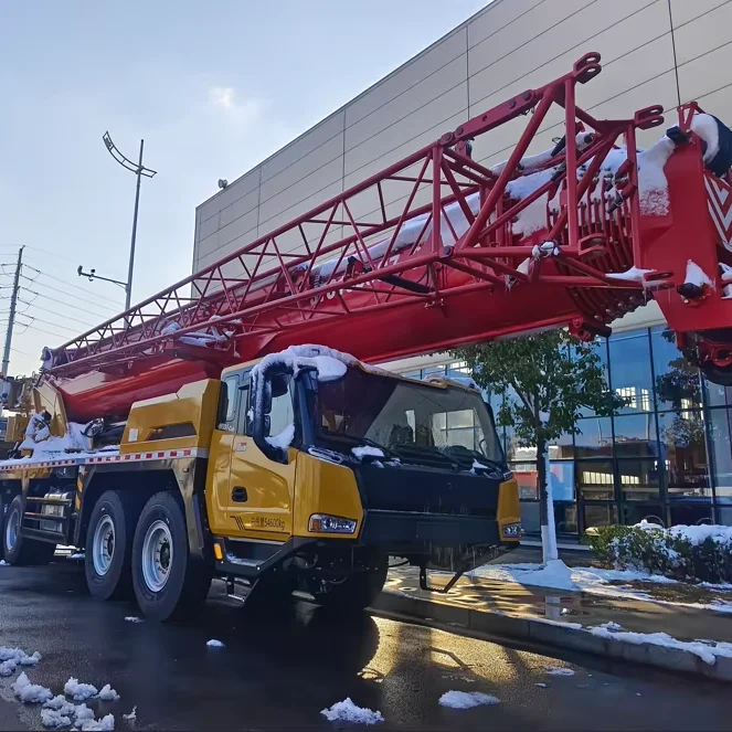 Brand New 100 Ton Crane Trucks STC1000C5-8 in El Salvador