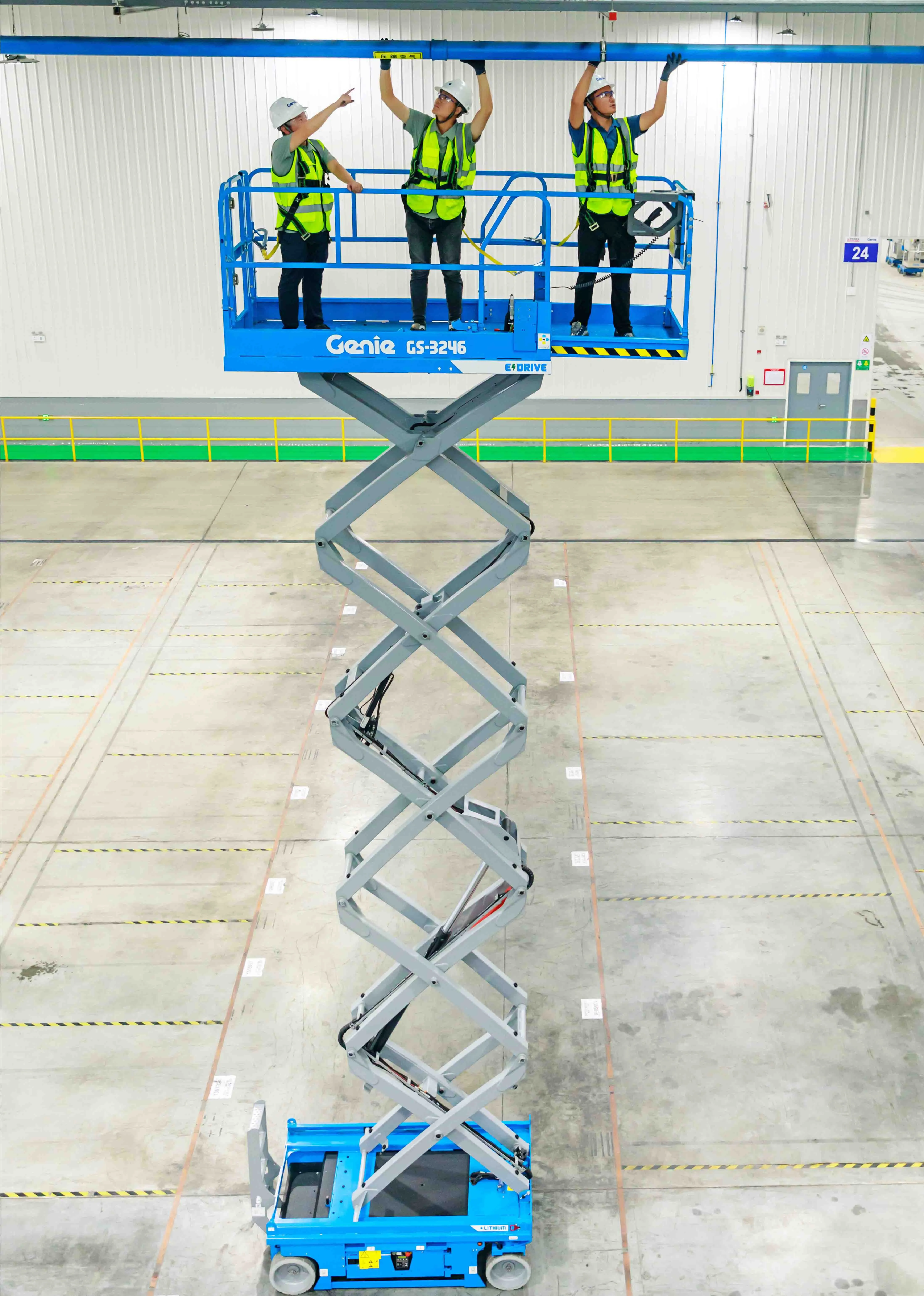 Гидравлическая подъемная платформа гусеничная ножничная GS-3246 для дешевой продажи