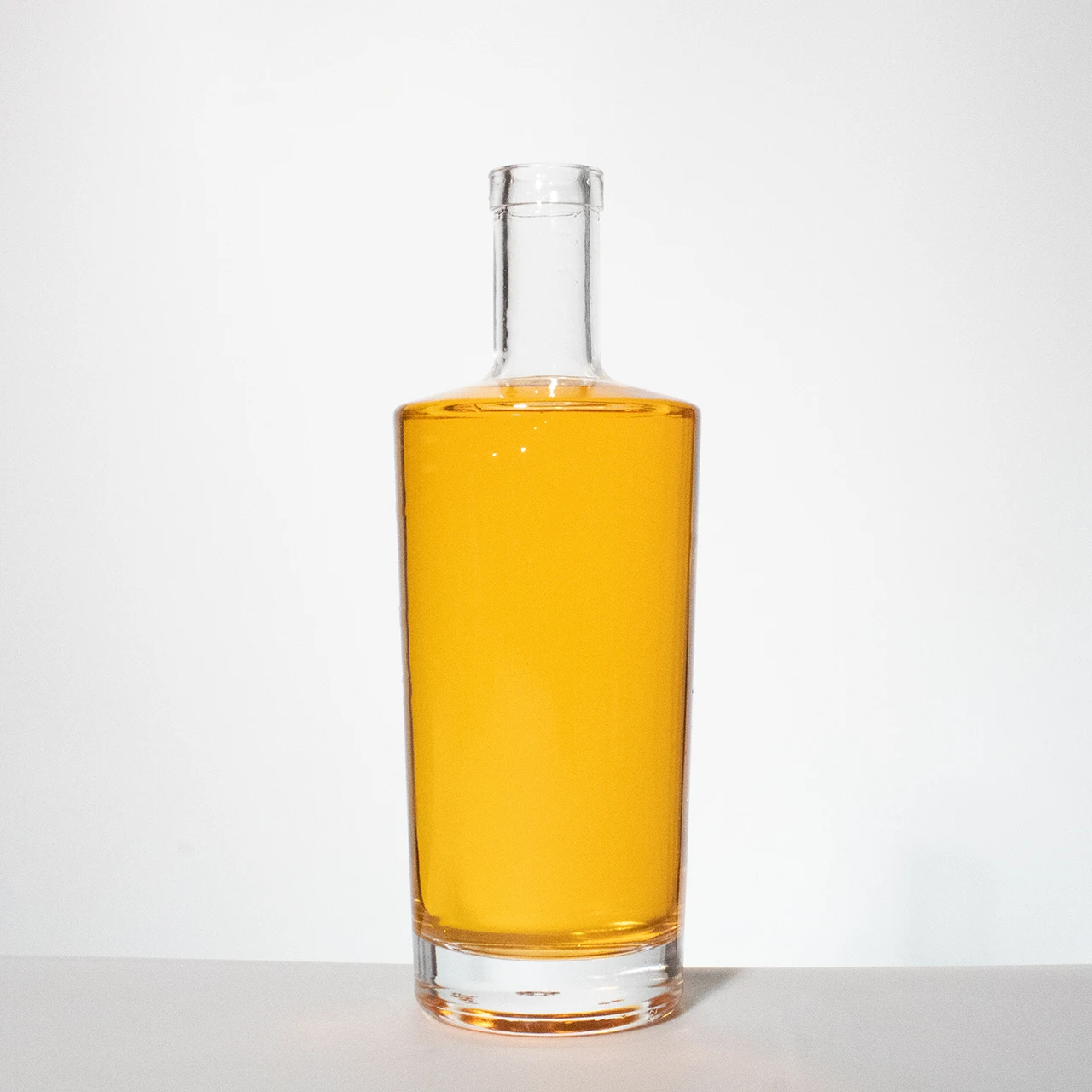 RSG Wholesale 500ml 750ml 1000ml High Borosilicate Glass Bottle For Liquor Whisky Gin Vodka Rum Tequila