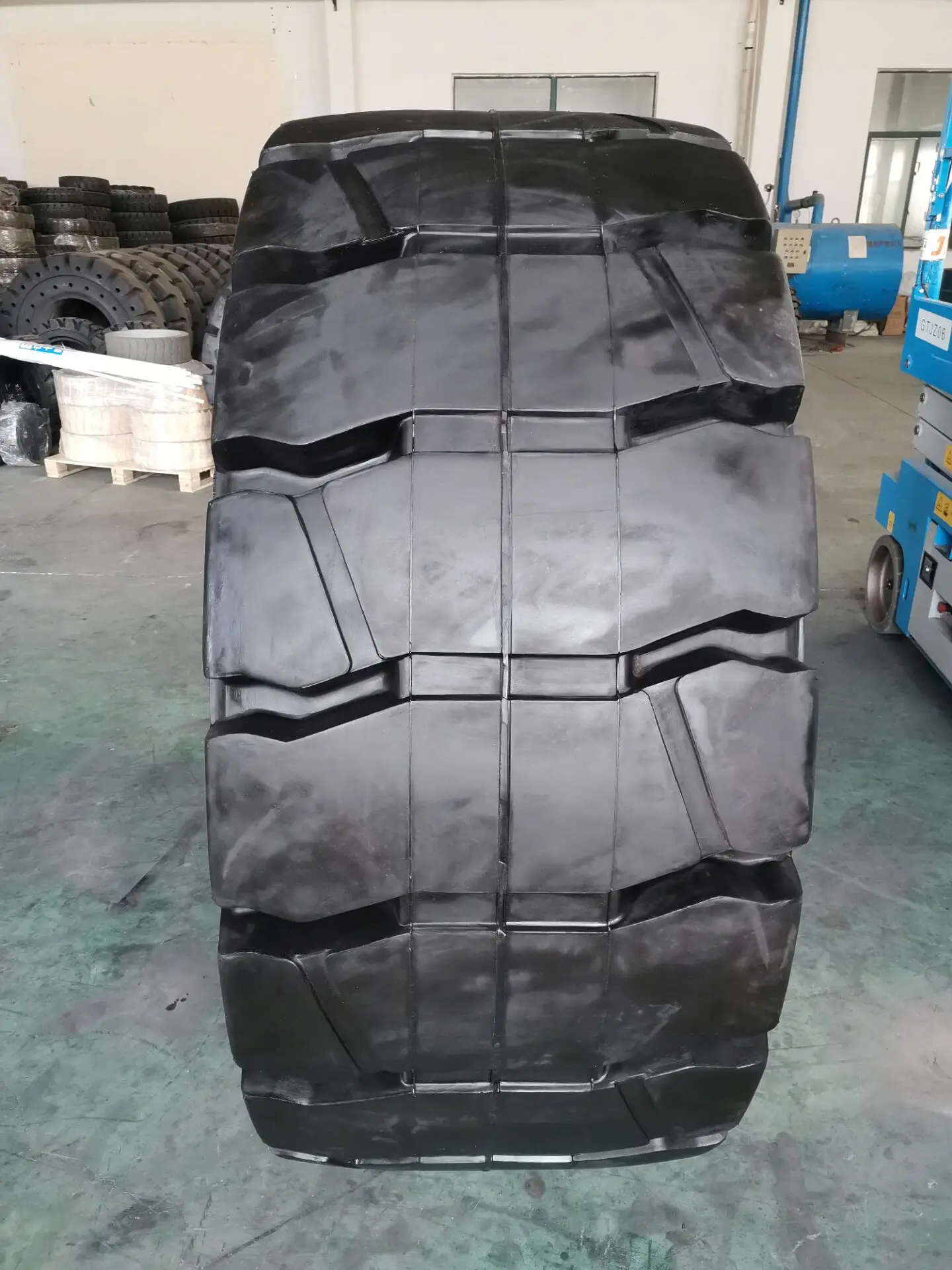 TOPOWER solid tire 26.5-25 OTR tire for wheel loader