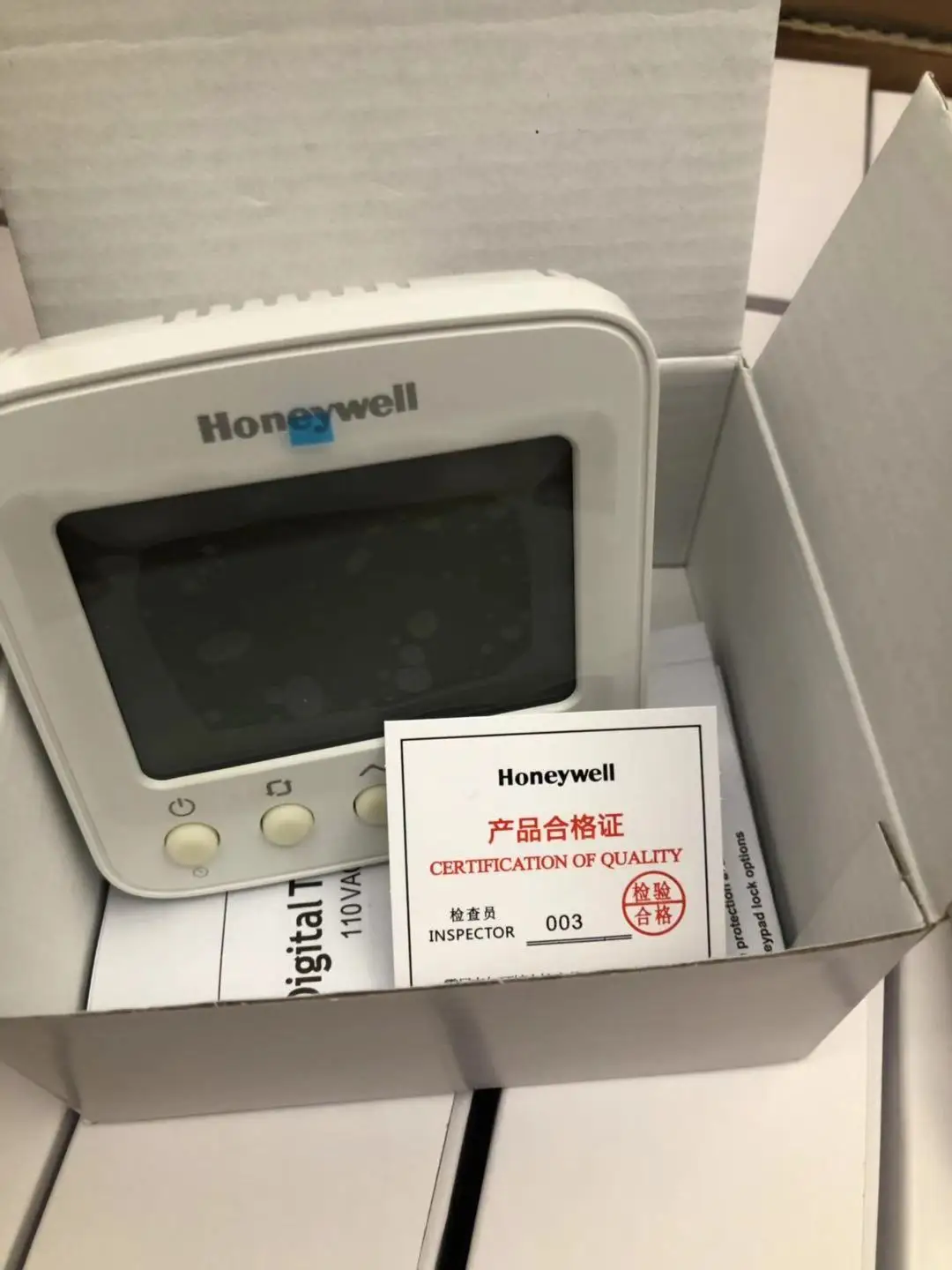 TF228WN Digital Thermostat 2-pipe Cool Only/heat Only/manual Changeover