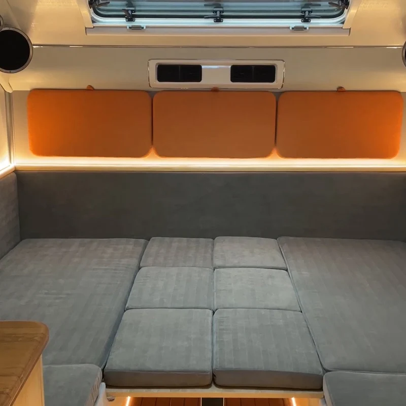 Durable Functionality Air Suspensions All Road Motorhome 4X4 RV Off Road Truck Campers With Bunk Beds