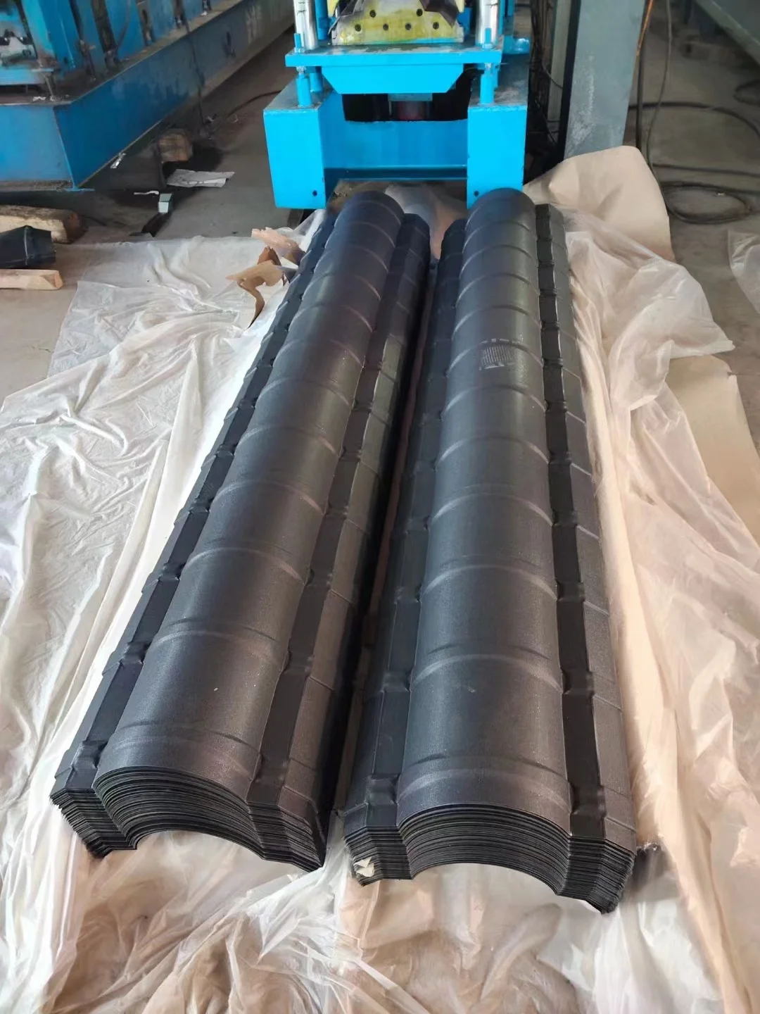 Hot selling carbon fiber pvc dx52d color coated sheet bitumen corrugated roof sheets with low price