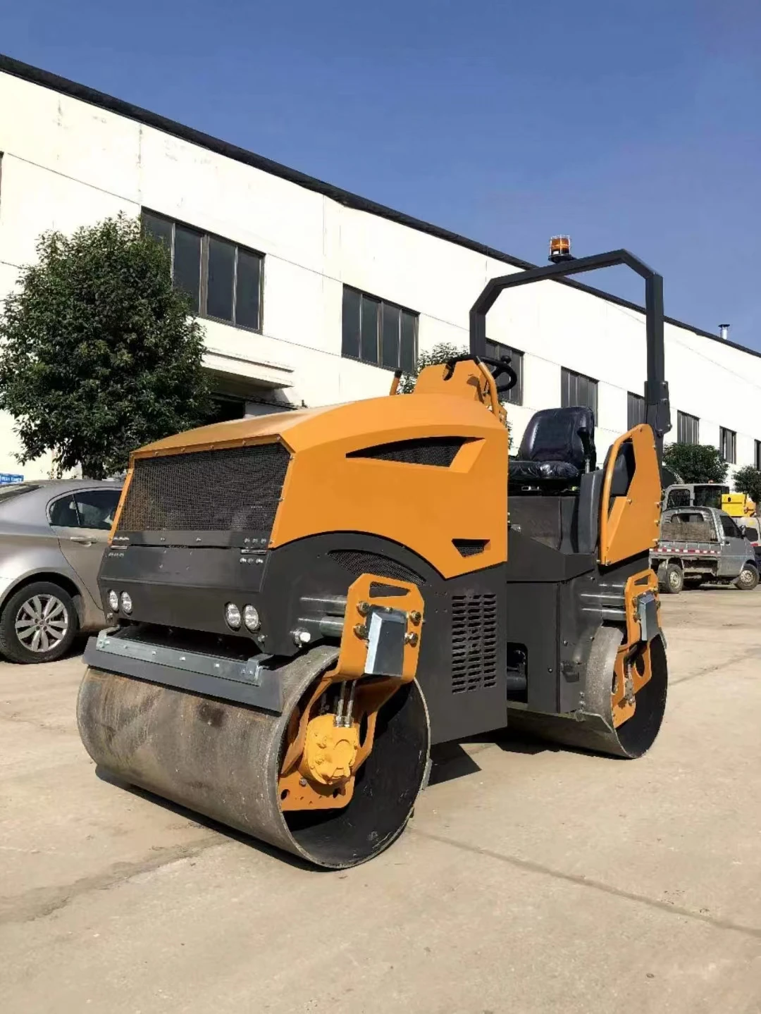 1 ton asphalt vibratory double drum roller remote control double drum trench road roller weight of road roller