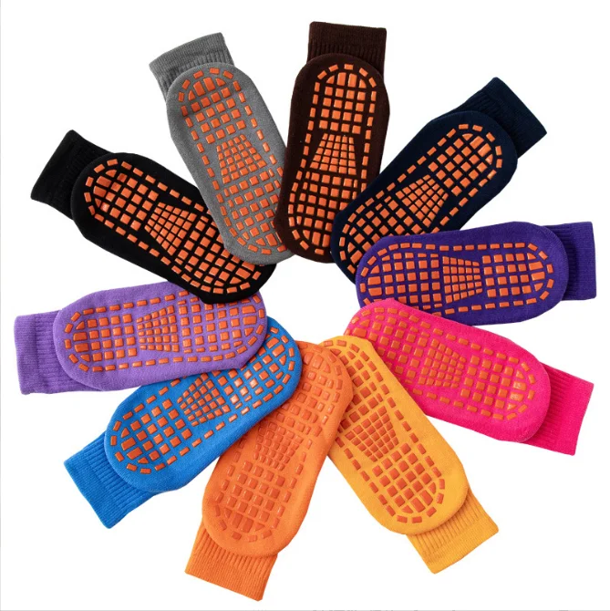 Non-Slip Skid Socks Yoga Socks with Grips Colorful Soft Sport Socks for Women Men
