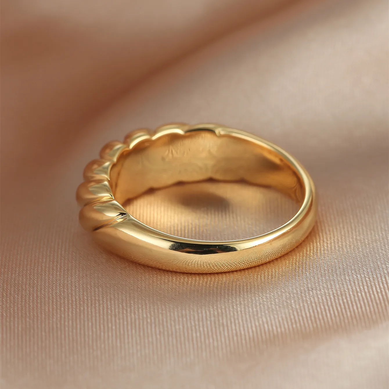  Fashion Twisted Croissant Women Rings Female