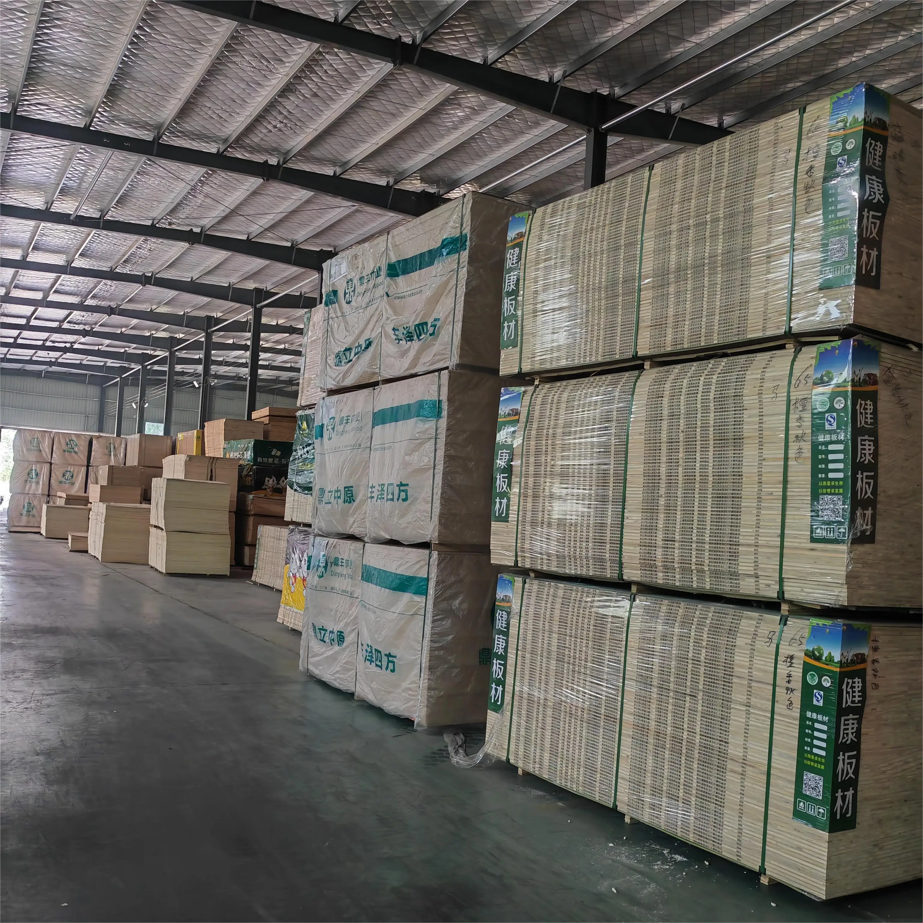 Chinese supplier new design high quality waterproof engineered plywood for furniture