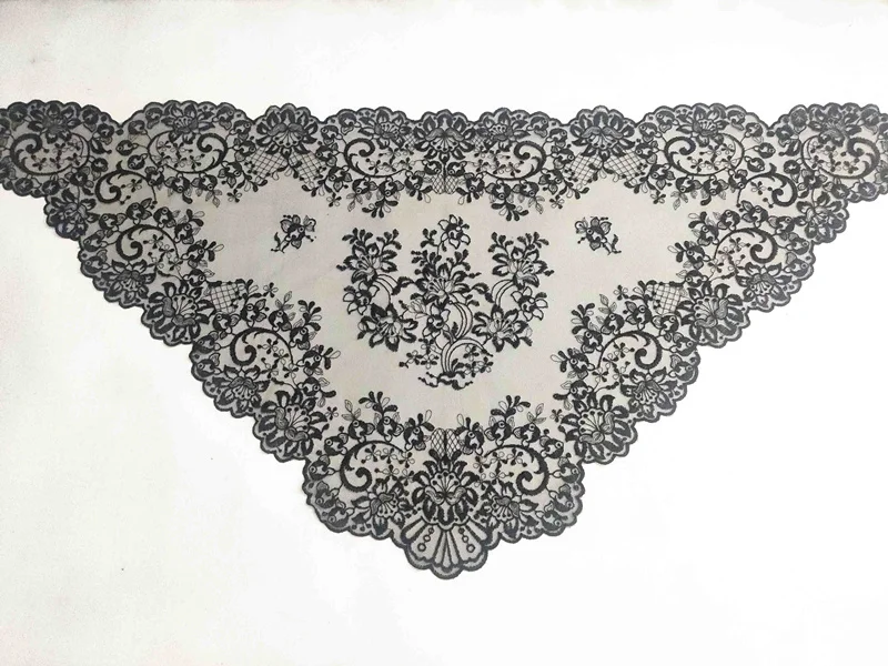 2022 New Design Embroidery Lace Mantilla Chapel Shawl Triangular Veil for Women Church Prayer