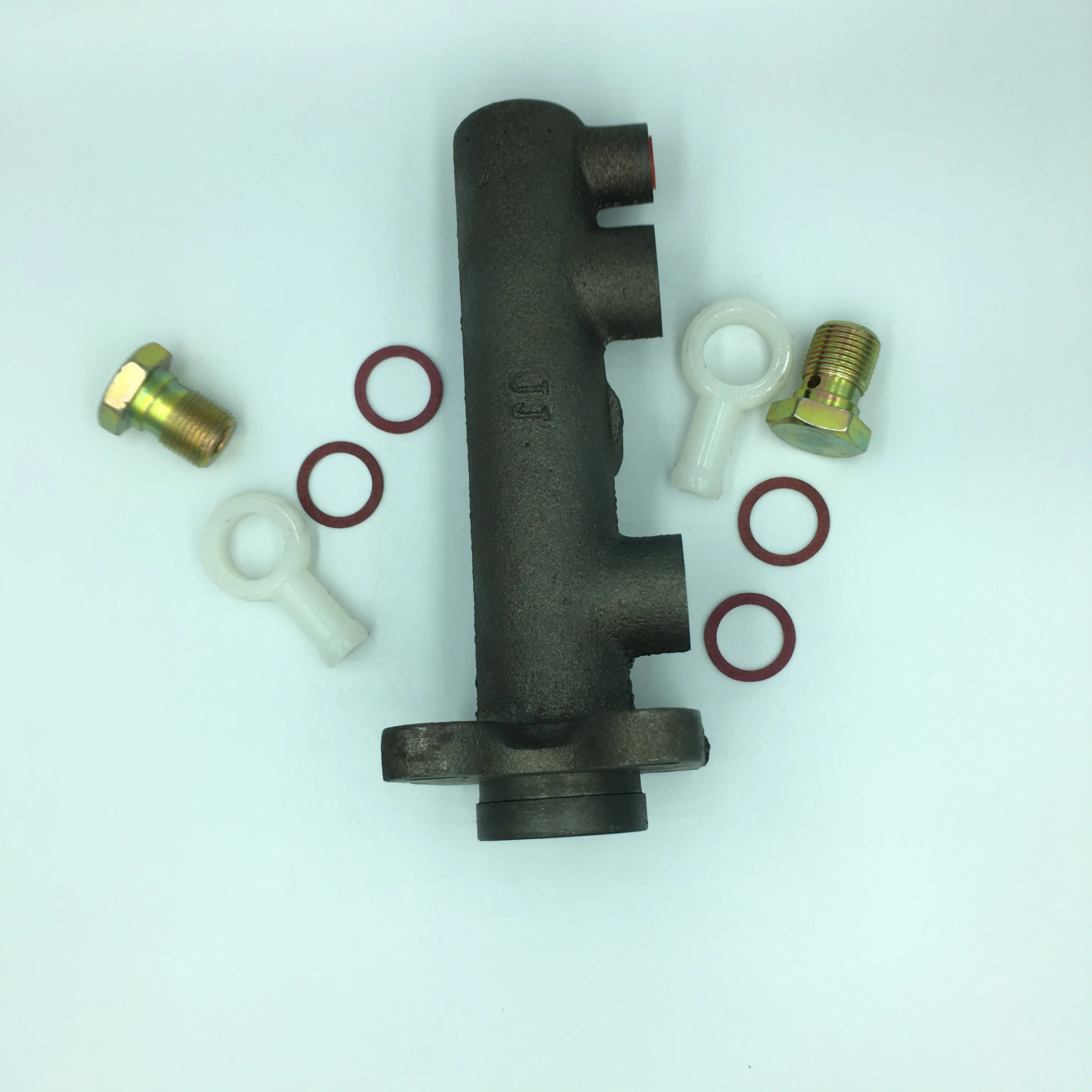 High quality auto parts brake main pump or hydraulic brake main cylinder NJ1026