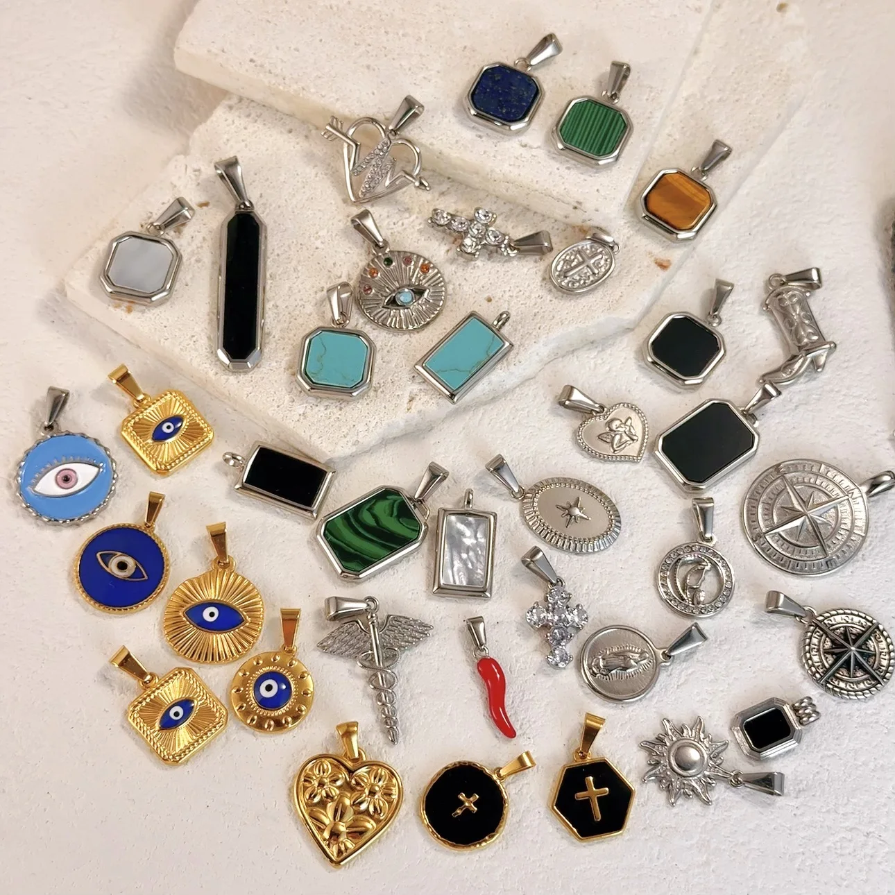 Popular Design Onyx Stone Jewelry Cross Charm Evil Eye Cross Pendant Men Waterproof 18k Gold Custom Pendant Charms For Wholesale