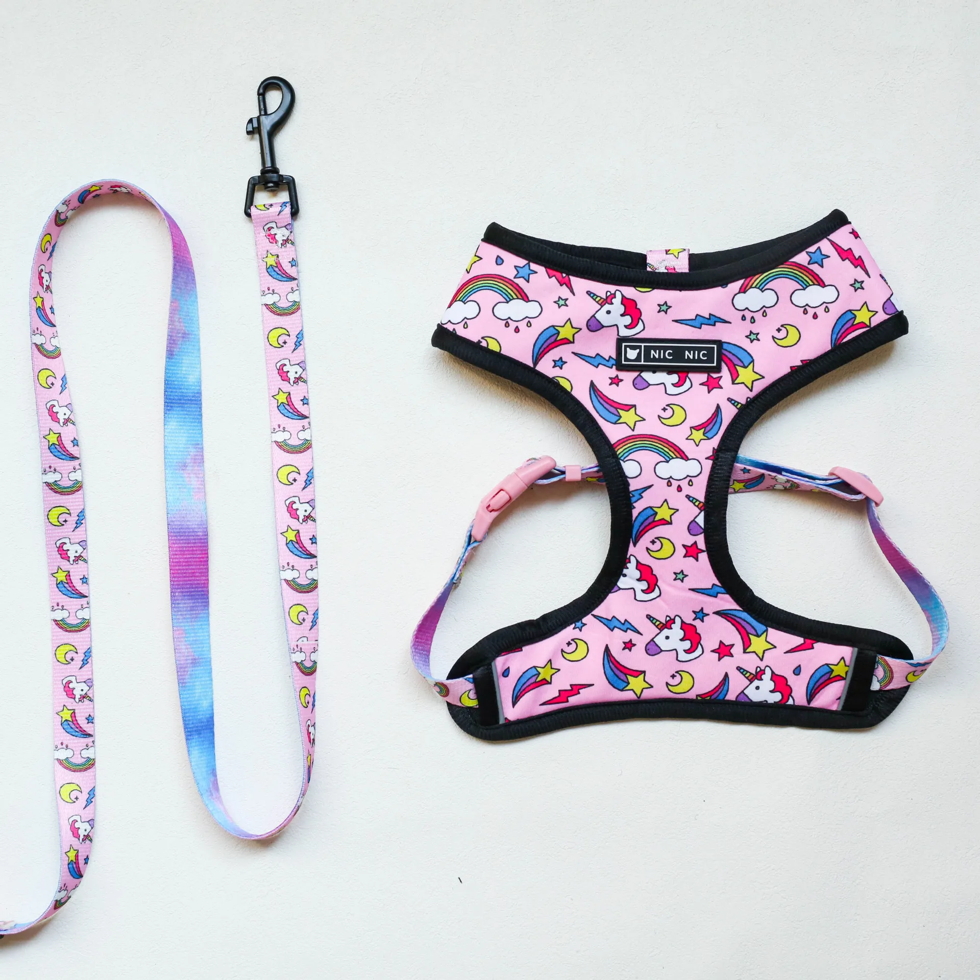 
Ins Hot Sale Dog Harness Personalised Breathable Mesh Traction Rope Dog Harness No Pull Set 
