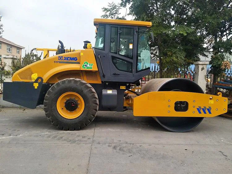 Vibratory Compactor XS203S 20Ton Single Drum Roller Operating Weight for Sale