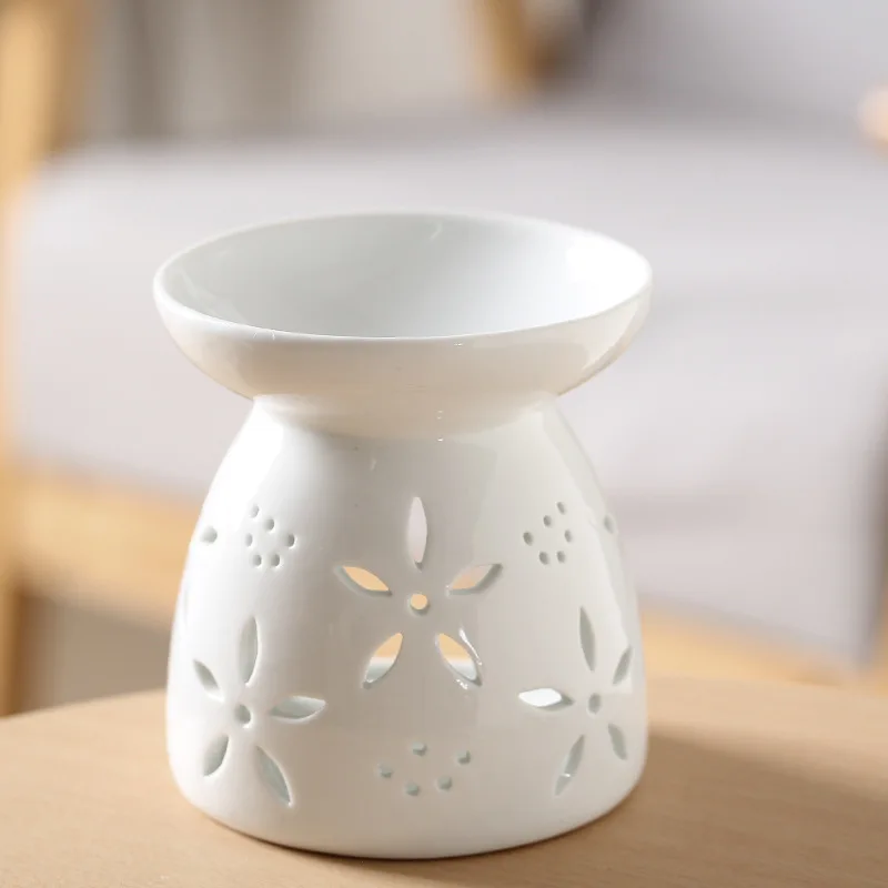Simple white color ceramic wax melt burner with tealight candles and holder