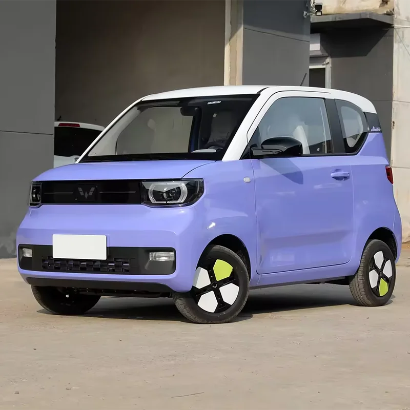 2024 Wuling Hongguang Mini EV Macaron 4-Seater Micro Model Online Sale New Energy Electric Car with 215km 170km Driving Range