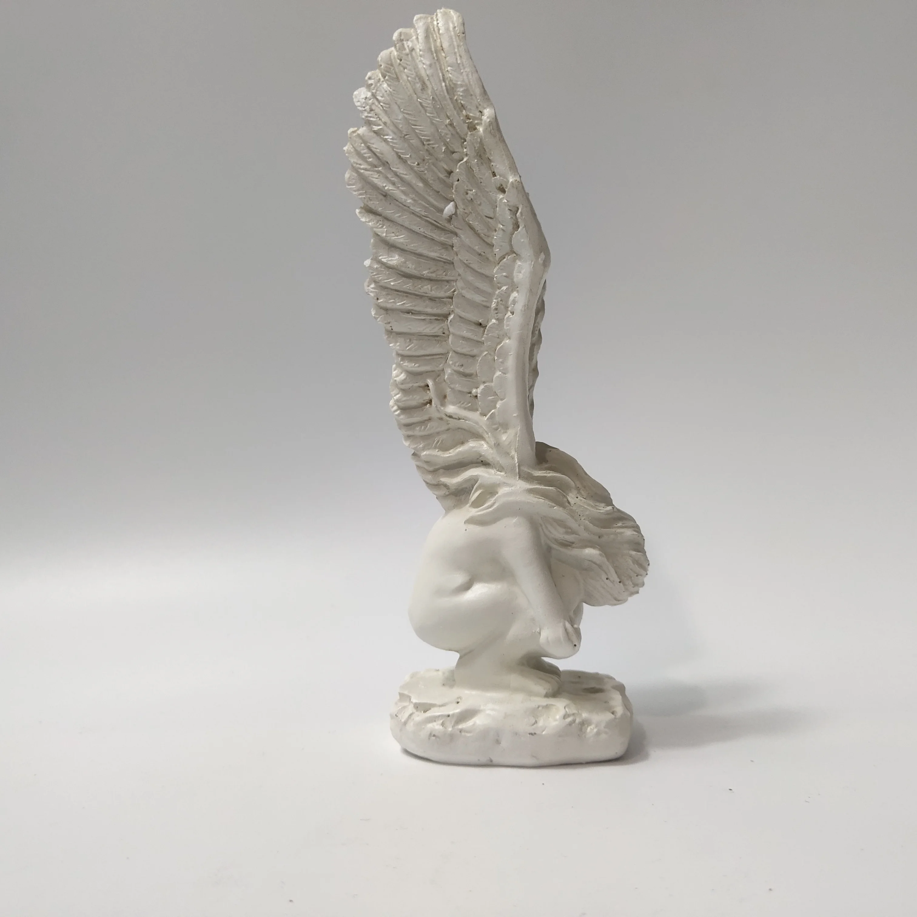 Fengzhi Factory Modern Simple Wind Resin Crafts Salvation Winged Angel Sculpture Creative Desktop Small Decoration
