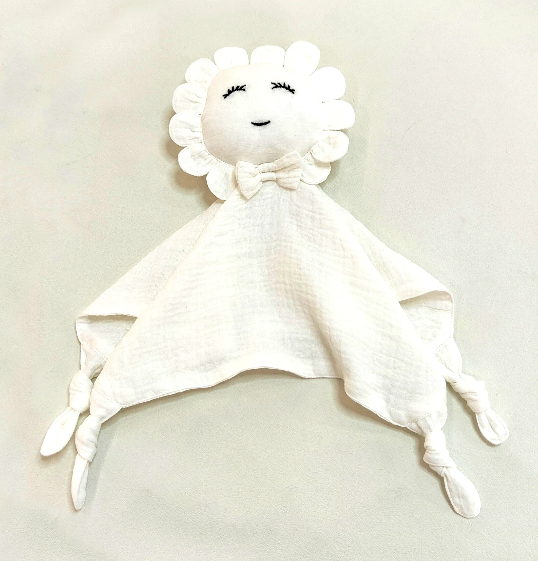 Wholesale Lovely Soft 100% Organic Cotton Muslin Star Moon Baby Infant Comforter Toys For Baby Sleeping Baby Security Blanket