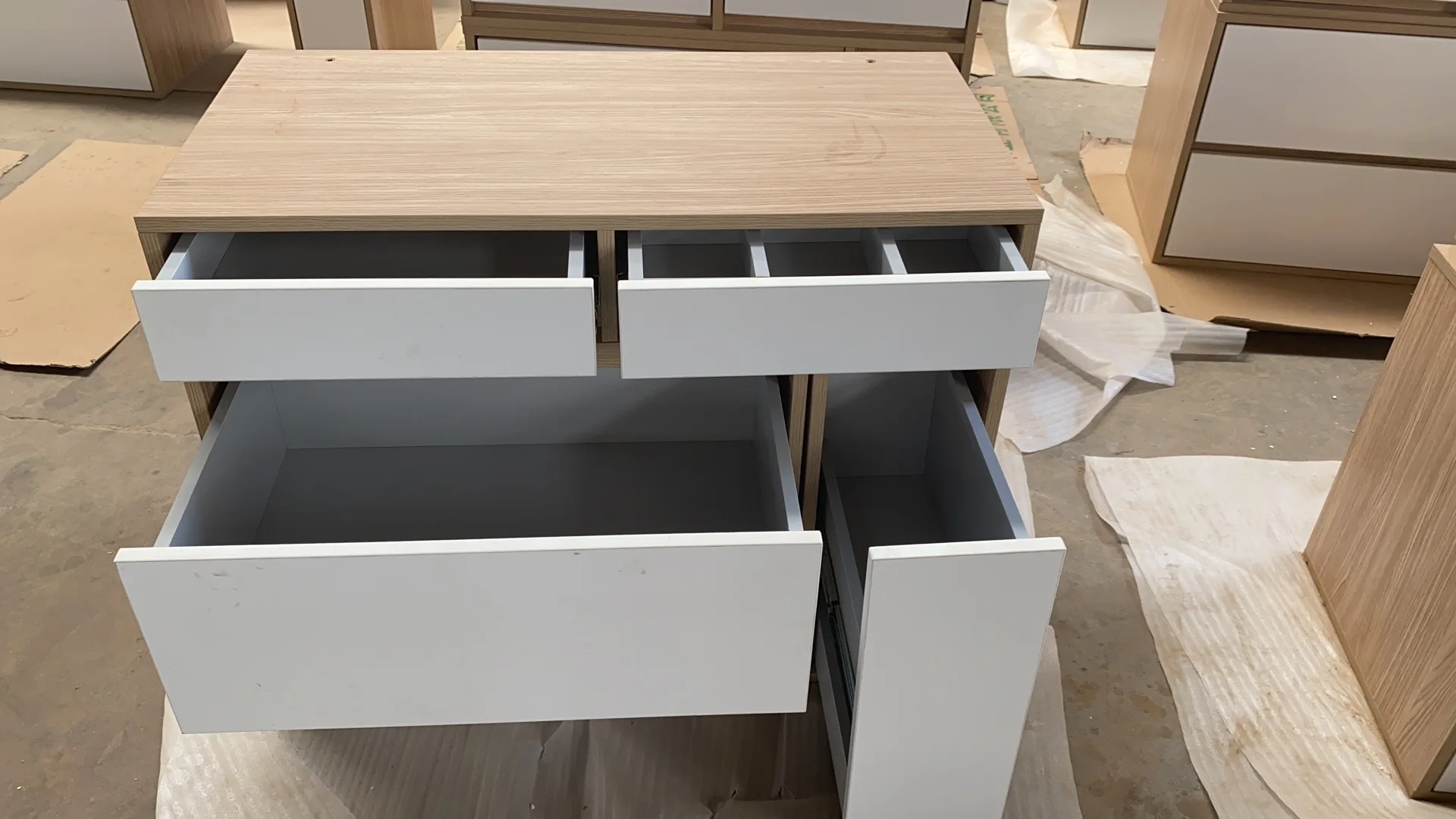 2024 hot selling factory producing computer desk with cabinet with best quality