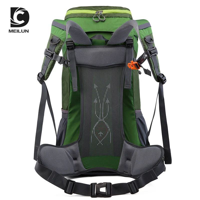 high quality China factory direct  selling waterproof travel hiking backpack outdoor mountaineering camping backpack