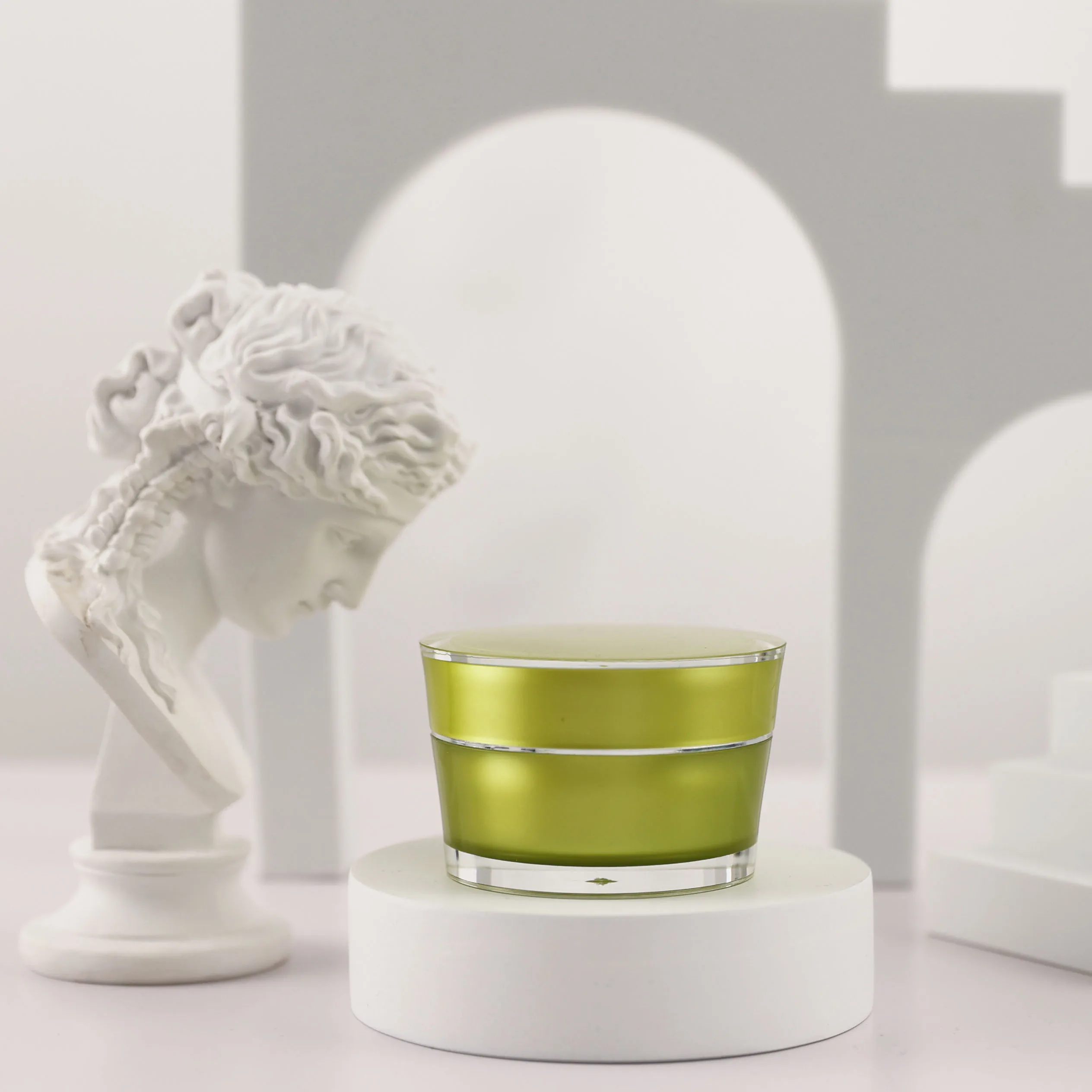 Wholesale Green Cosmetic Packaging Empty 15g 30g 50g Plastic Cream Jar For Face Care