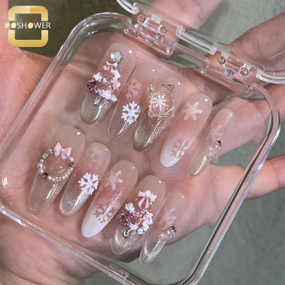 New Year Nail Design Wearing armor of Christmas Quick Manicure Are Studio with Cat Eye Art Supplier