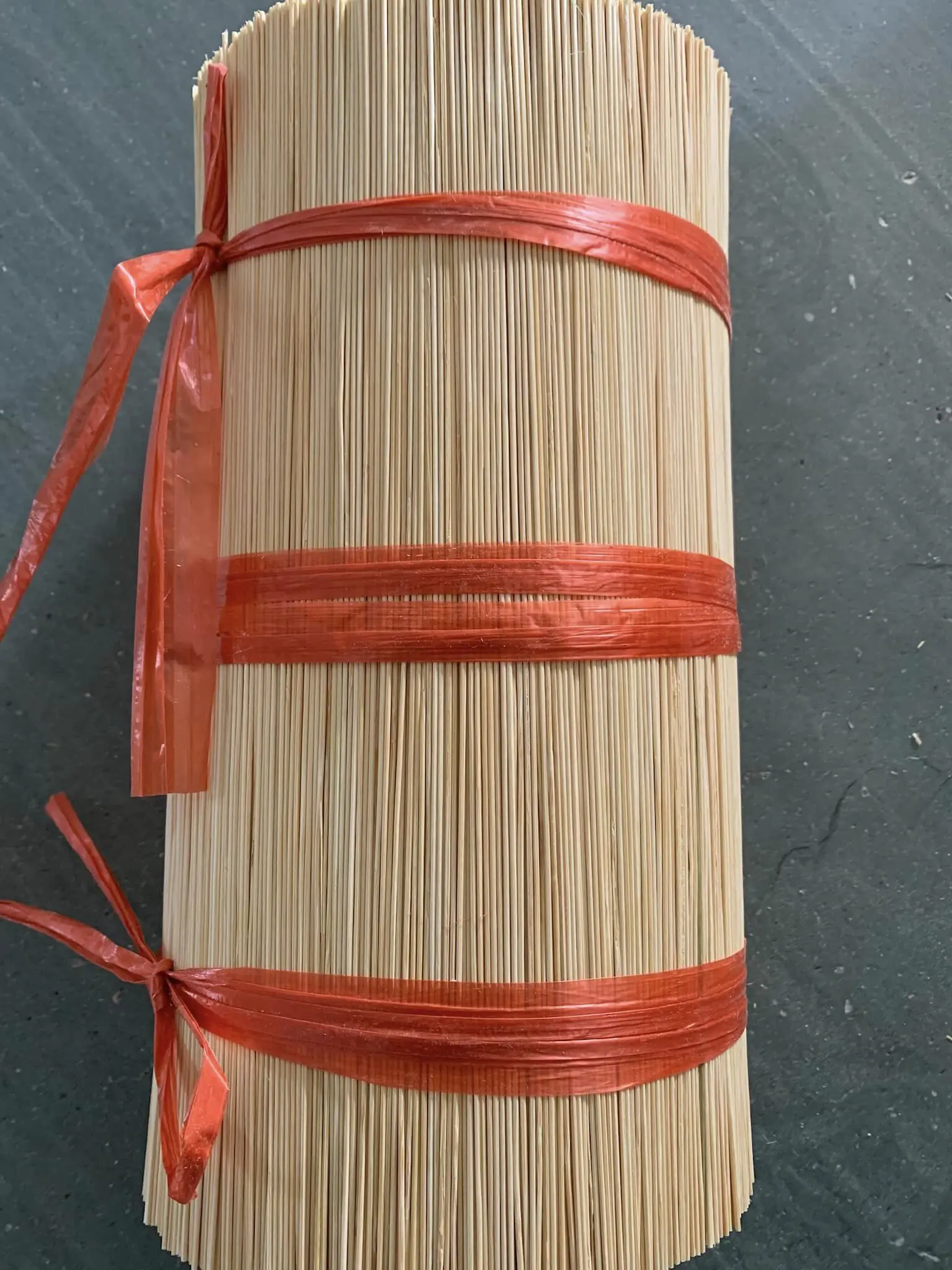 Standard size incense sticks natural color Agarbatti 1.3mm round small bamboo stick incense  made in China