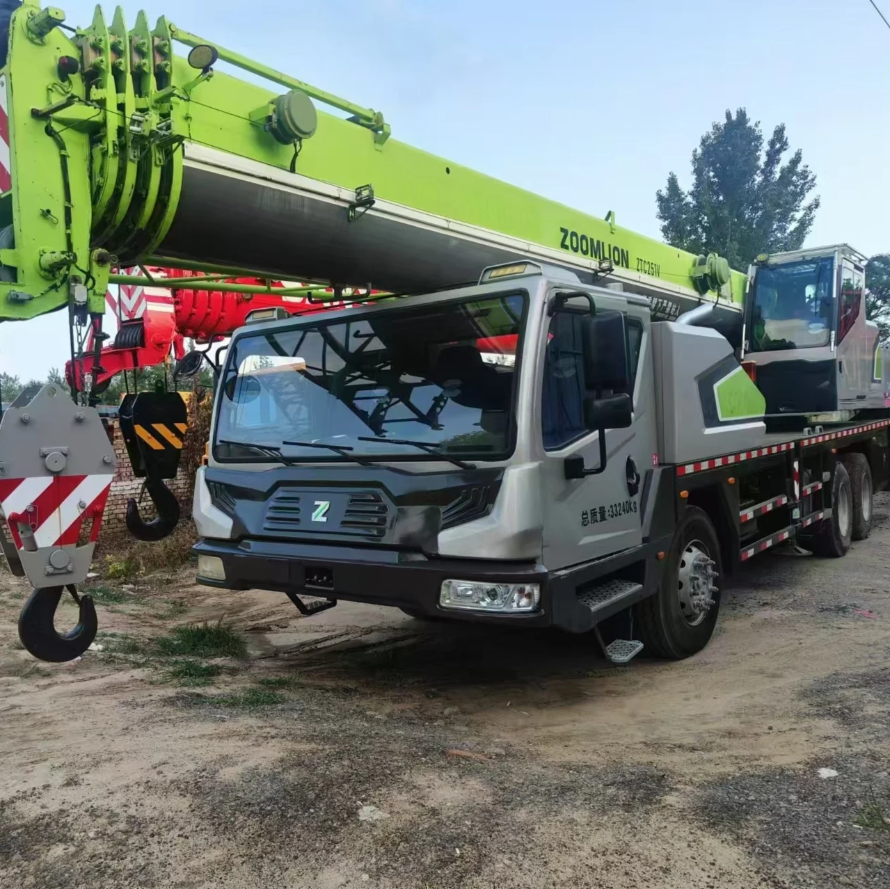25-тонный автокран Zoomlion