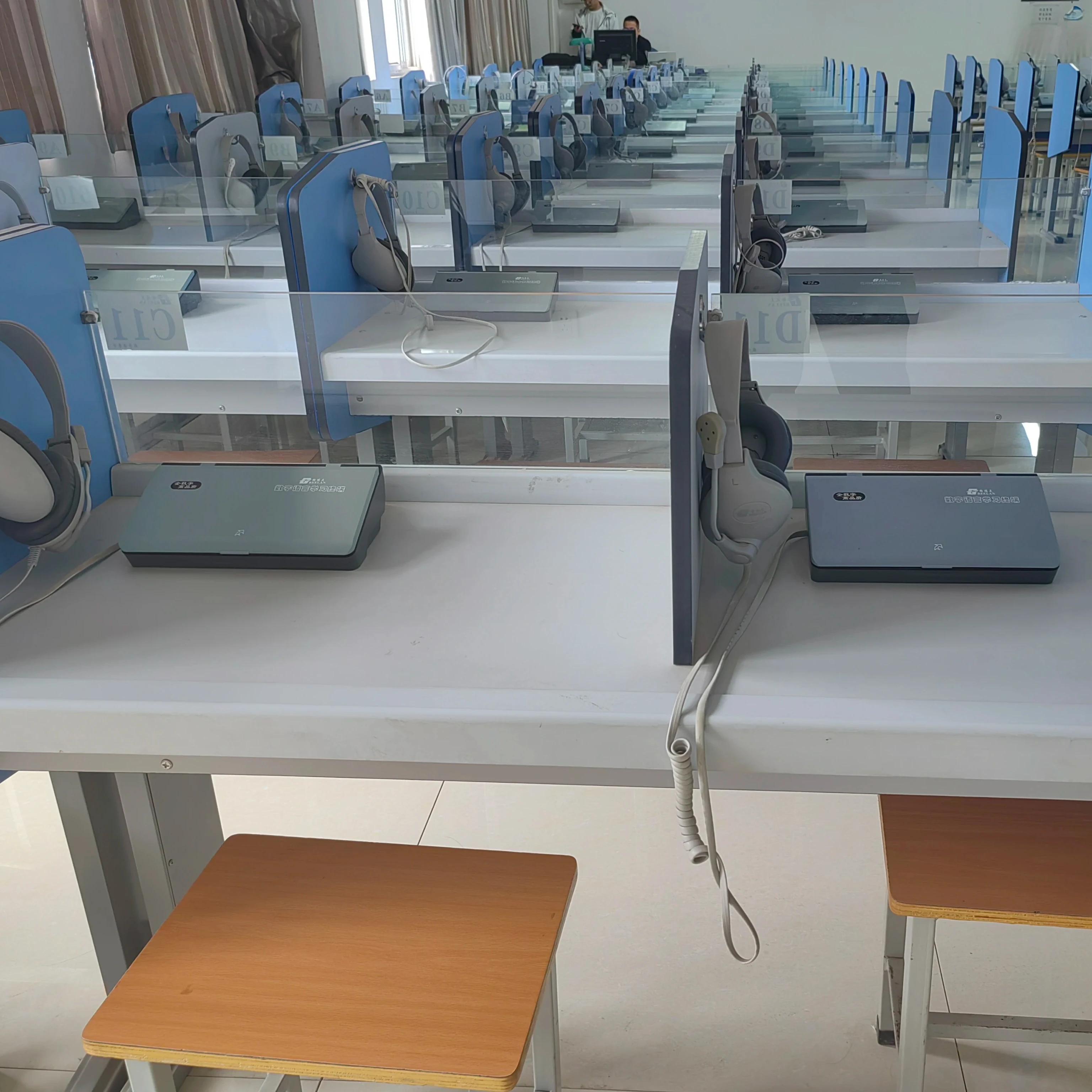 Education and training equipment for primary and middle school students