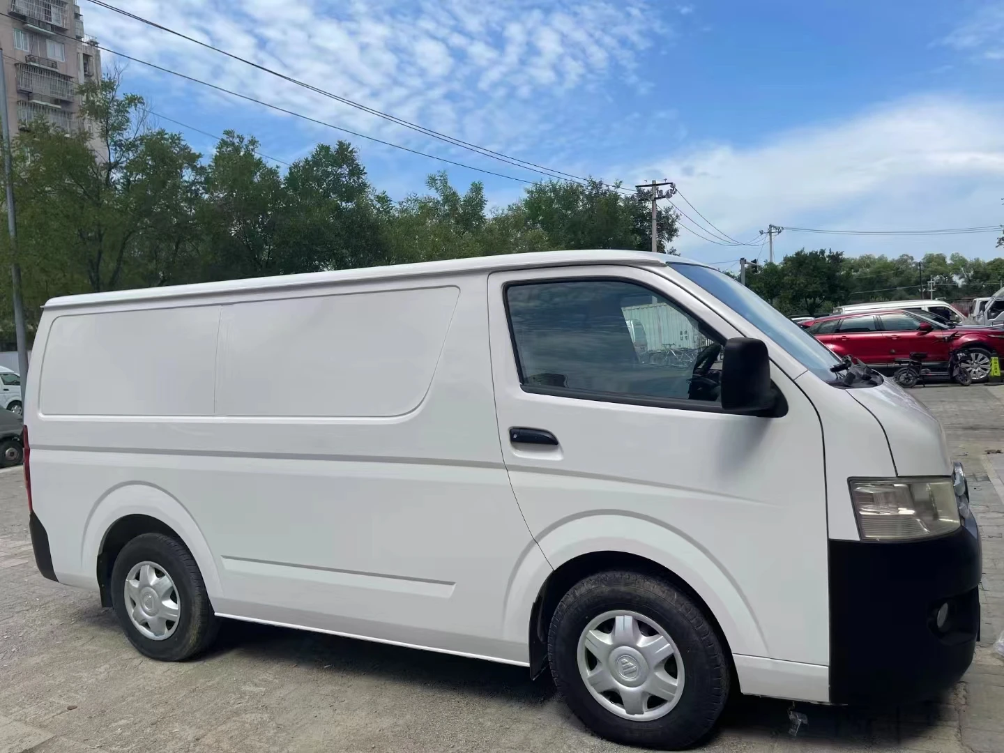 Mini cargo van diesel gasoline 2.8L RHD Fton view C2 cargo van bus