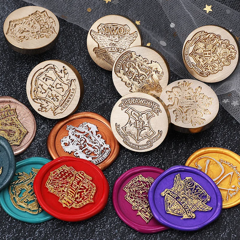 
Медный штамп с деревянной ручкой для запечатывания воска оптом и под заказ 