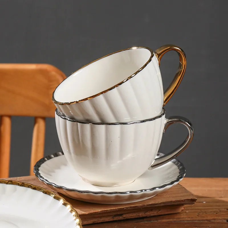 Новый модный подарок оптовая продажа чайные чашки и блюдца с золотым ободом роскошная керамическая чашка для кофе капучино блюдцем